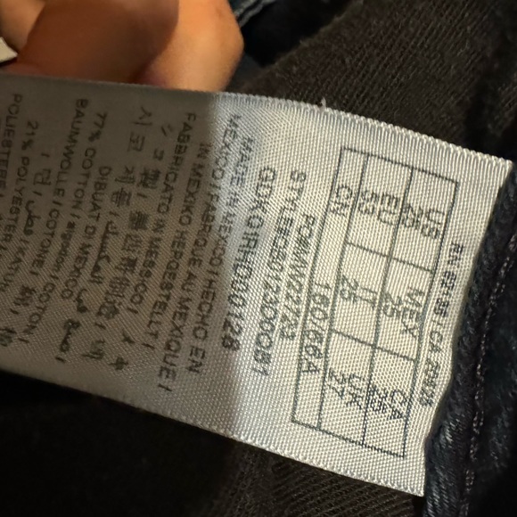 GUESS medium rise curvy skinny jeans - Picture 7 of 7